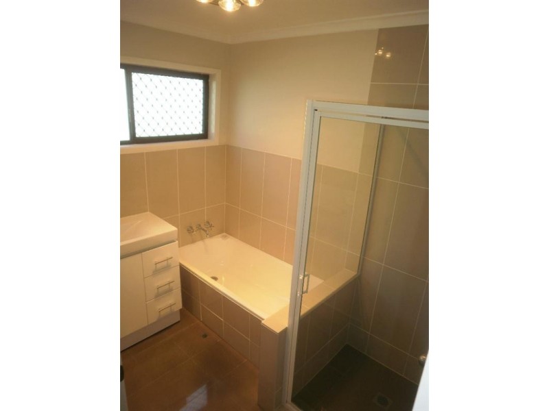 9 Freesia Street, Macgregor QLD 4109