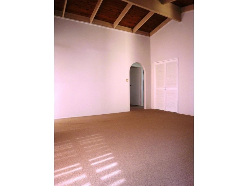 9 Freesia Street, Macgregor QLD 4109