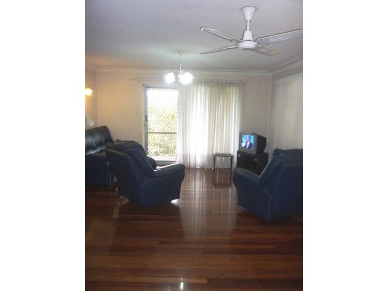 2 Fernshaw Street, Macgregor QLD 4109