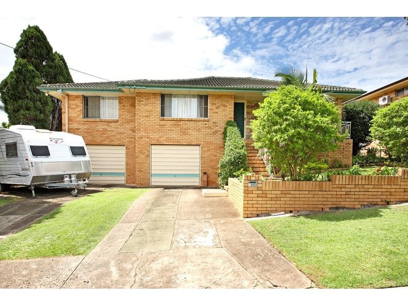 7 Menkira Street, Mansfield QLD 4122