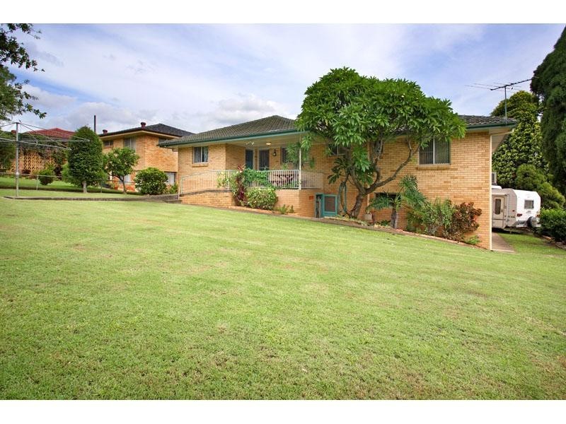 7 Menkira Street, Mansfield QLD 4122