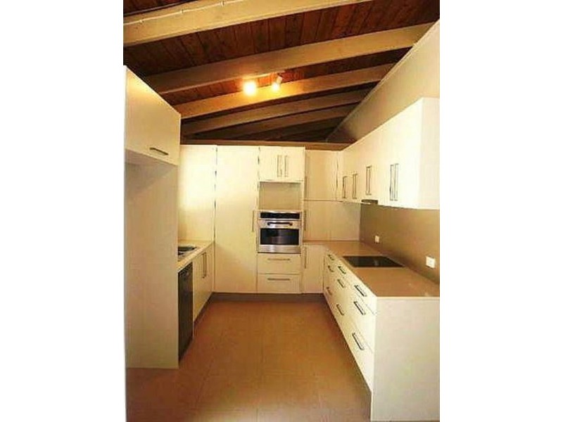 9 Freesia Street, Macgregor QLD 4109