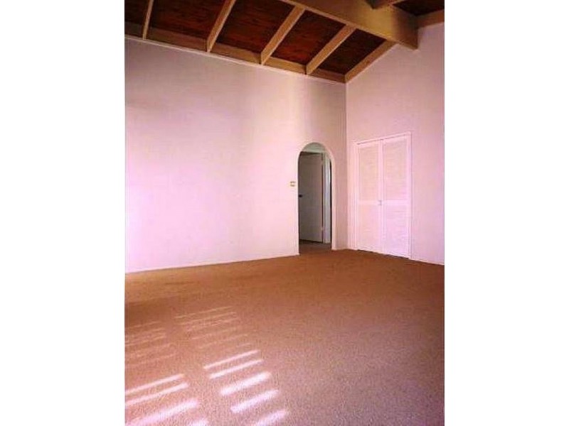 9 Freesia Street, Macgregor QLD 4109