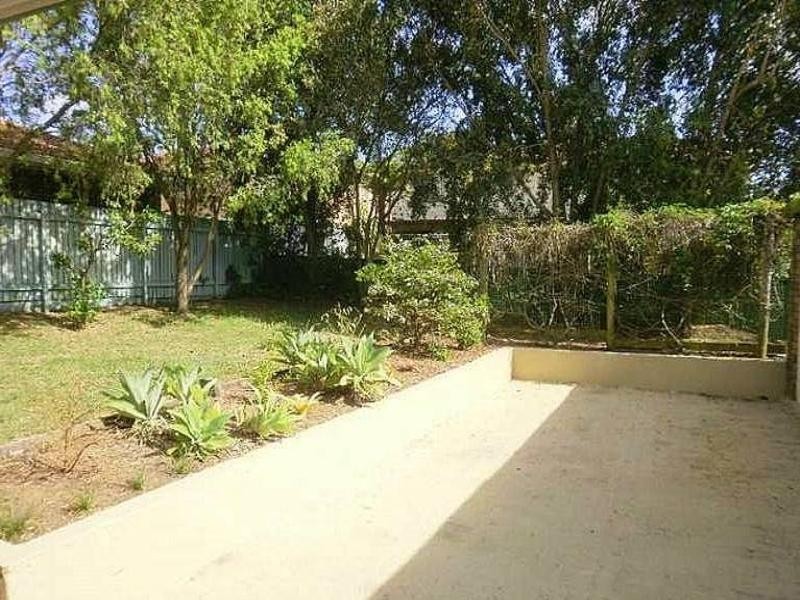 9 Freesia Street, Macgregor QLD 4109