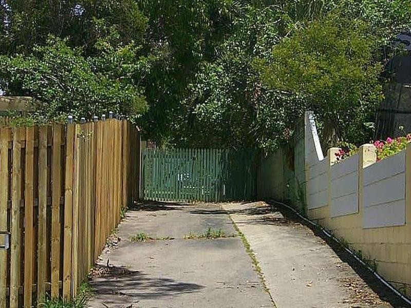 9 Freesia Street, Macgregor QLD 4109