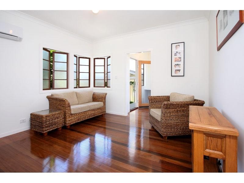 63 Ballarat Street, Mount Gravatt East QLD 4122