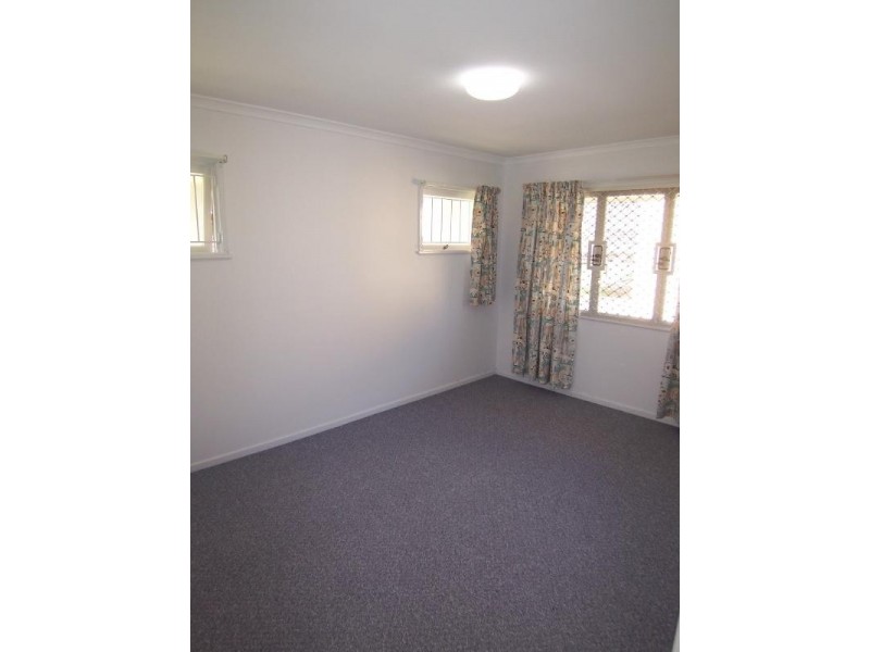 220 Broadwater Road, Mansfield QLD 4122