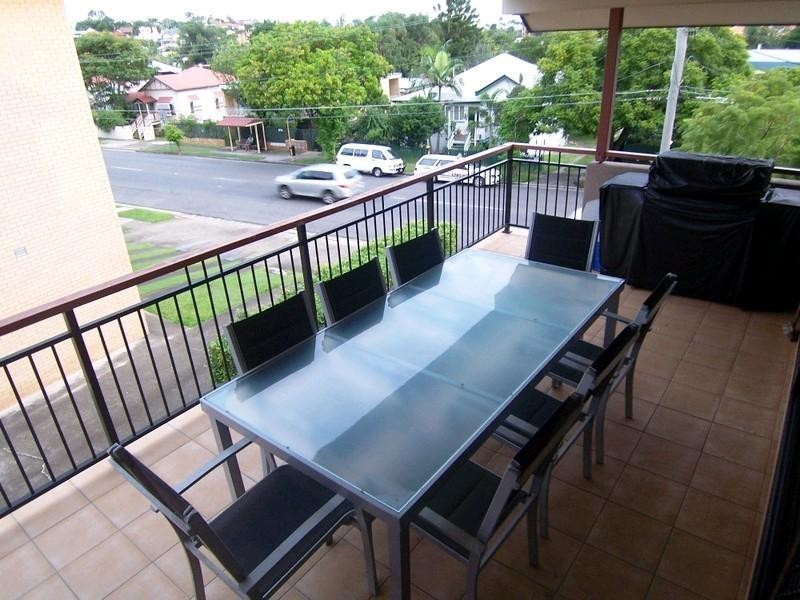 4/338 Cornwall Street, Greenslopes QLD 4120