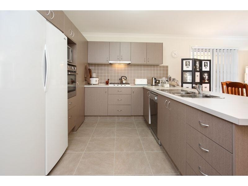 6 Alexander Close, Mackenzie QLD 4156