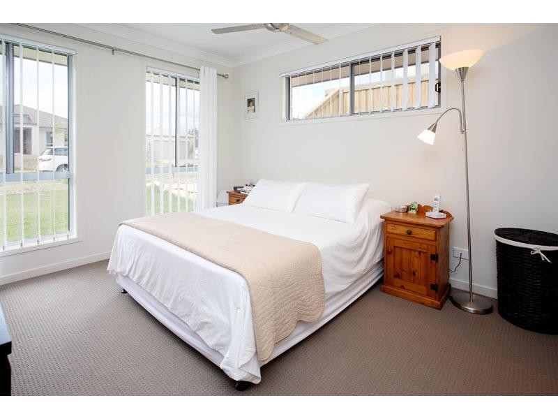 6 Alexander Close, Mackenzie QLD 4156