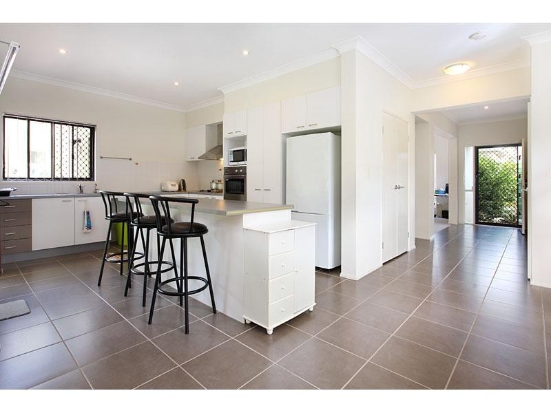 98 Tristania Way, Mount Gravatt East QLD 4122