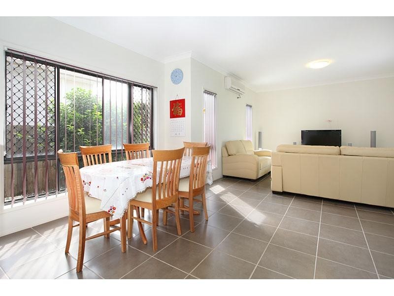 98 Tristania Way, Mount Gravatt East QLD 4122