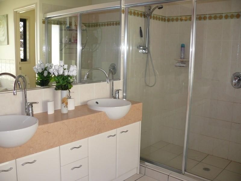 3 Mozart Place, Mackenzie QLD 4156