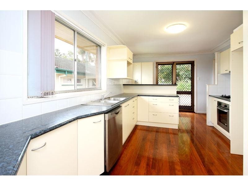 35 Crest Street, Mount Gravatt East QLD 4122