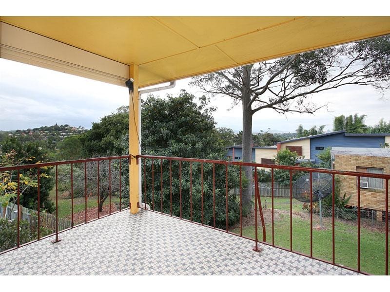 35 Crest Street, Mount Gravatt East QLD 4122