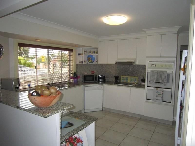 38 Greenwood Street, Wishart QLD 4122