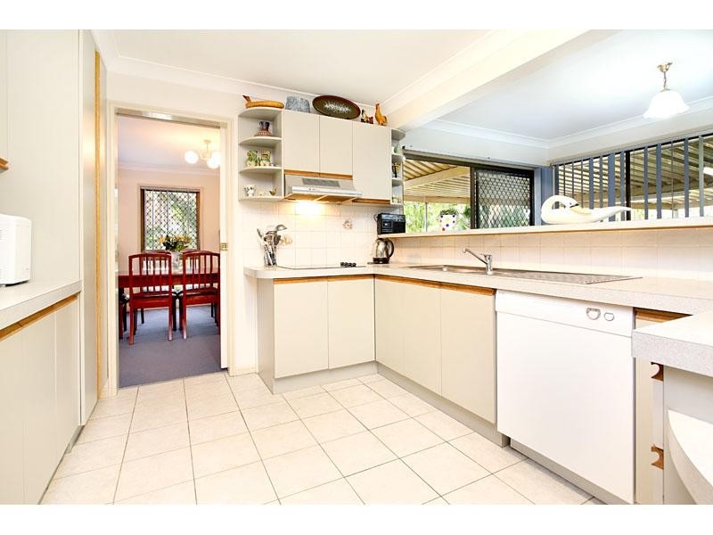 16 Andalucia Court, Wishart QLD 4122