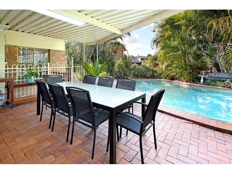 16 Andalucia Court, Wishart QLD 4122