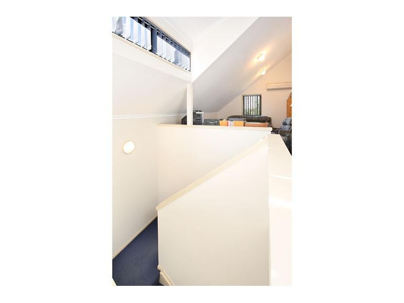 16 Andalucia Court, Wishart QLD 4122