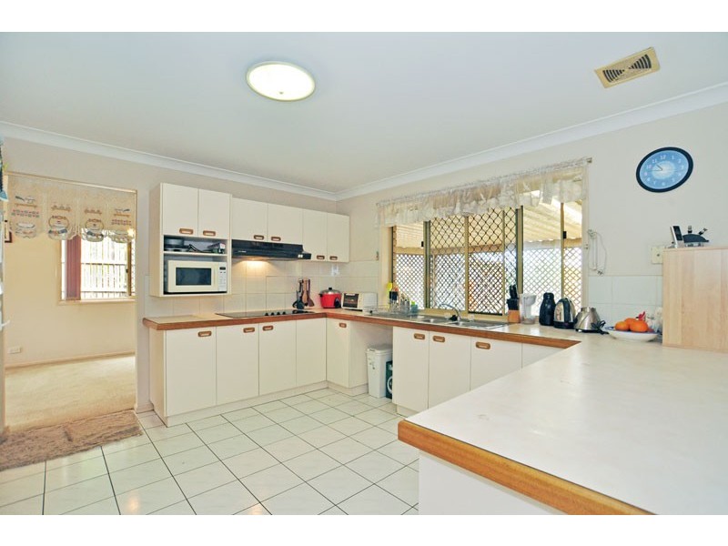 13 Ironbark Place, Calamvale QLD 4116