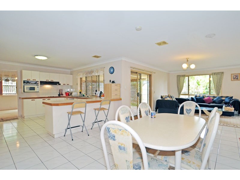 13 Ironbark Place, Calamvale QLD 4116