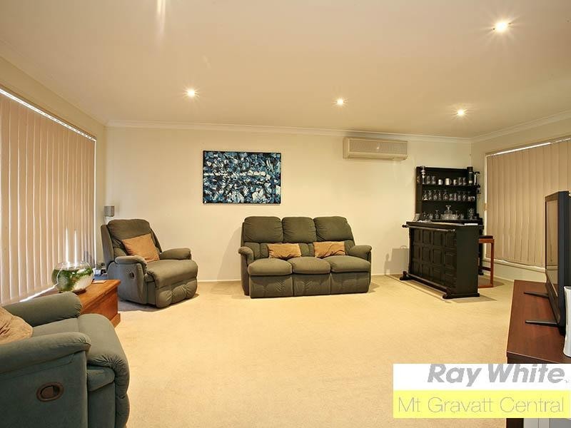 17 Romanette Street, Mansfield QLD 4122