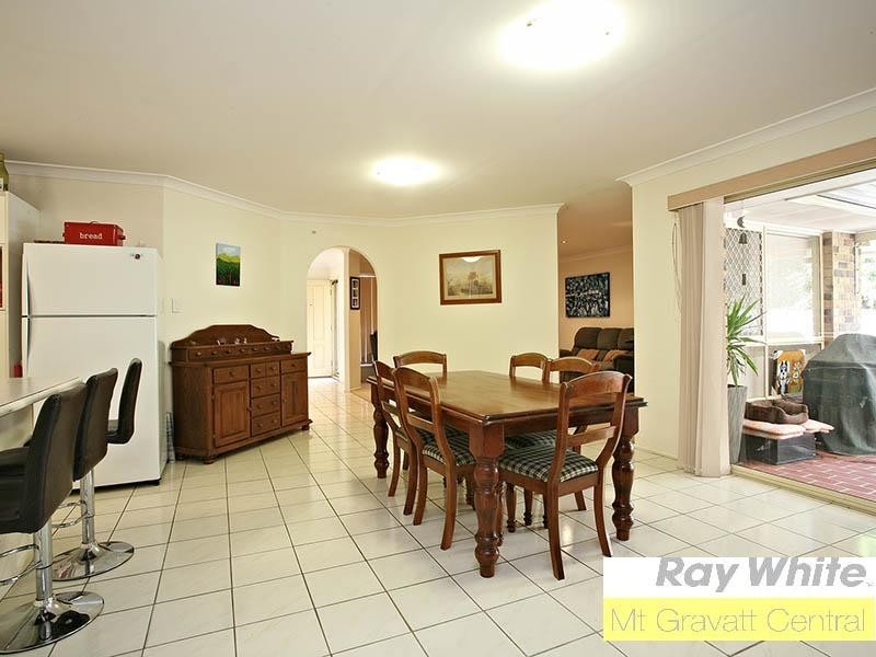 17 Romanette Street, Mansfield QLD 4122