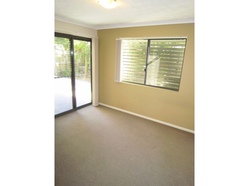 8/6 Omeo Street, Macgregor QLD 4109