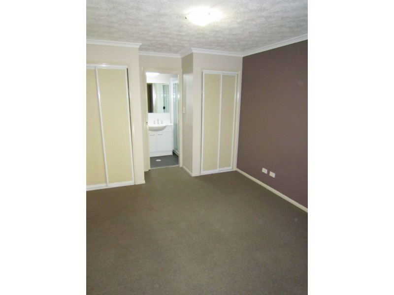 8/6 Omeo Street, Macgregor QLD 4109