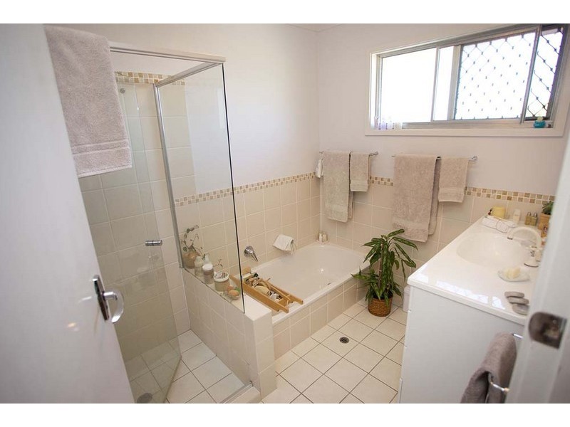 28 Menkira Street, Mansfield QLD 4122