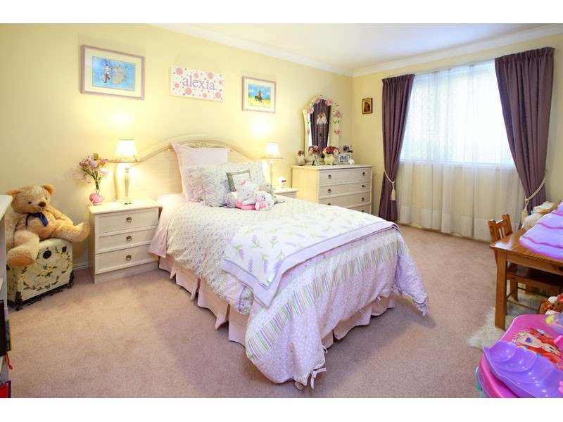 2 Mansfield Place, Mansfield QLD 4122