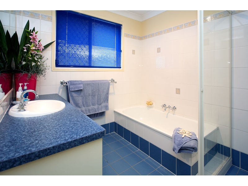 2 Mansfield Place, Mansfield QLD 4122