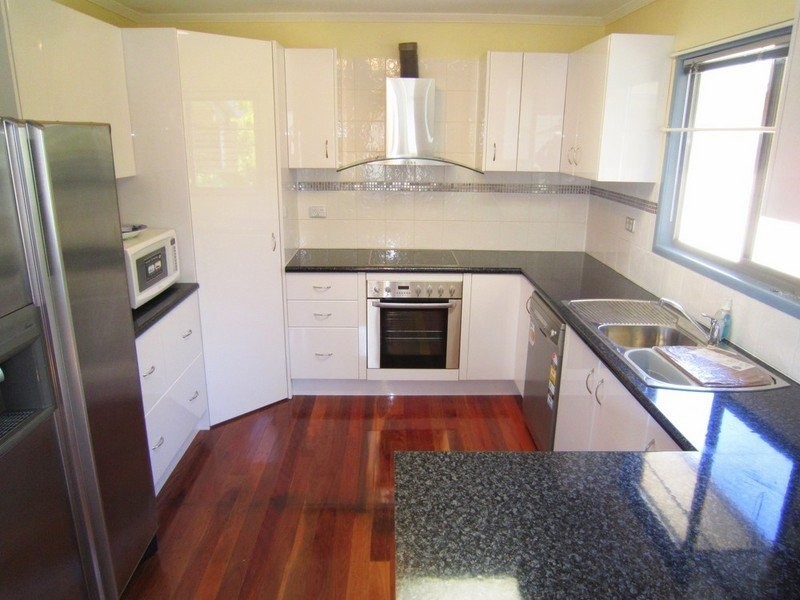 80 Valentia Street, Mansfield QLD 4122