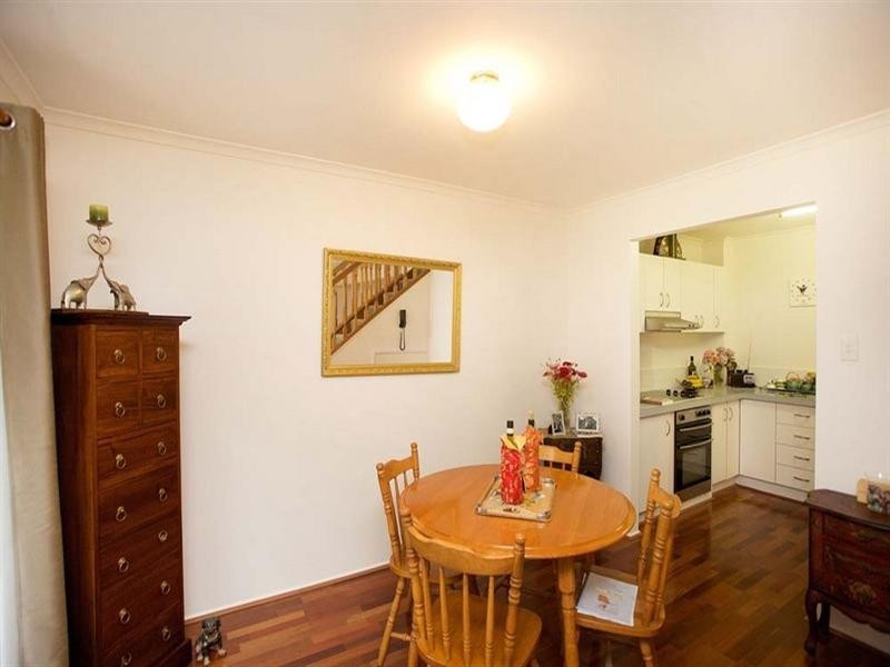 3/10 Rowe Close, Wishart QLD 4122