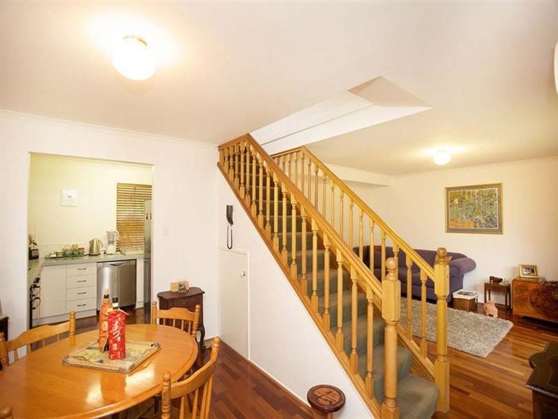 3/10 Rowe Close, Wishart QLD 4122