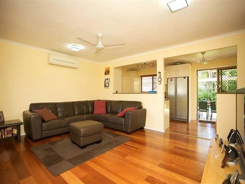 6 Mallett Close, Wishart QLD 4122