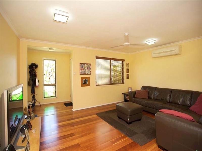 6 Mallett Close, Wishart QLD 4122