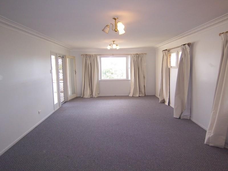 220 Broadwater Road, Mansfield QLD 4122