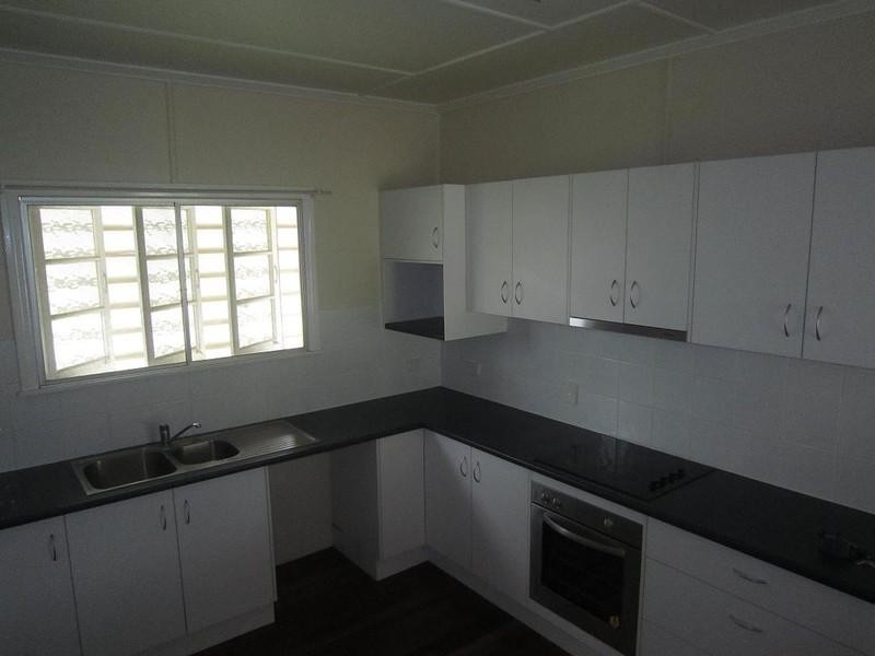 84 Broadwater Road, Mount Gravatt East QLD 4122