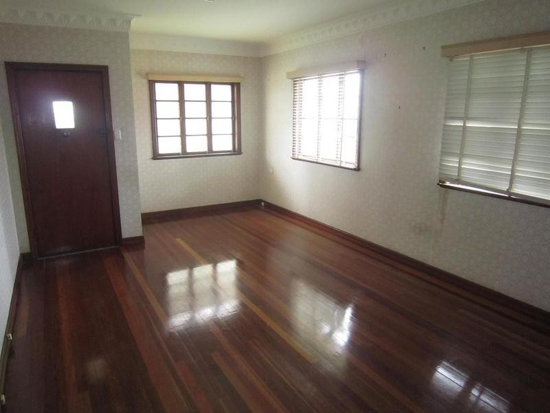 84 Broadwater Road, Mount Gravatt East QLD 4122