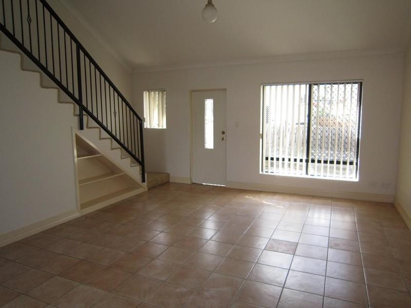 2/11 Howsan Street, Mount Gravatt East QLD 4122