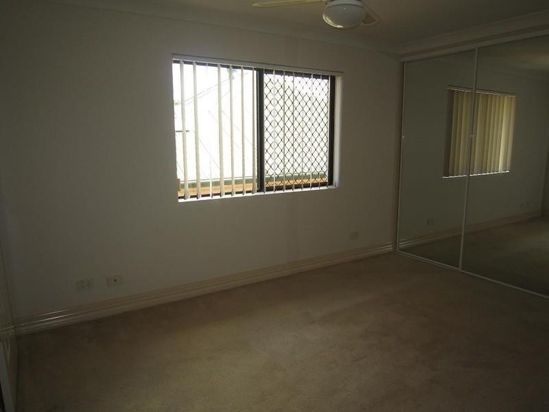 2/11 Howsan Street, Mount Gravatt East QLD 4122