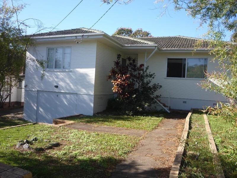 102 Marshall Road, Holland Park West QLD 4121