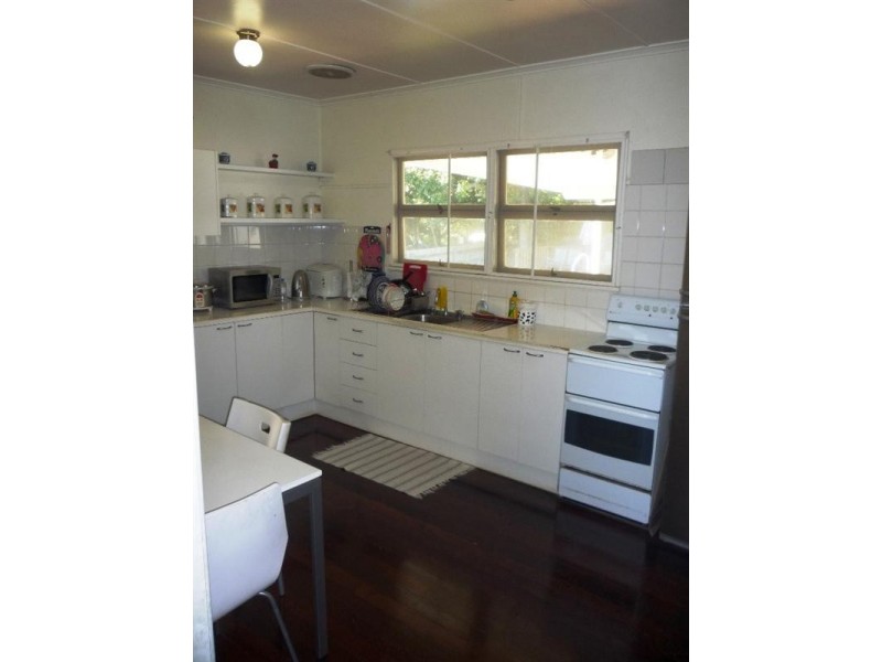 102 Marshall Road, Holland Park West QLD 4121