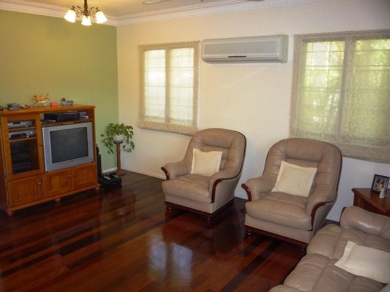 102 Marshall Road, Holland Park West QLD 4121