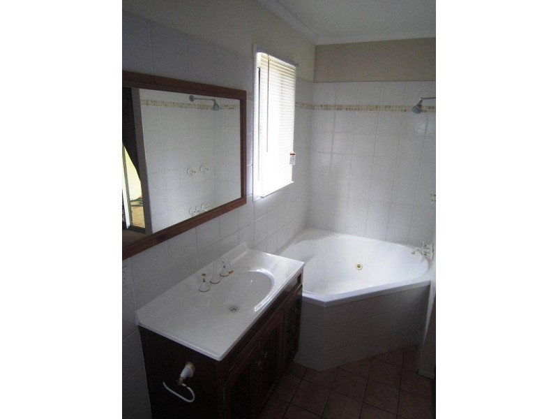 54 Eastwood Drive, Mansfield QLD 4122