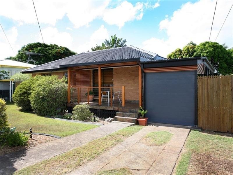 18 Amoria Street, Mansfield QLD 4122