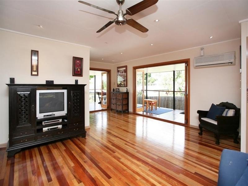 18 Amoria Street, Mansfield QLD 4122