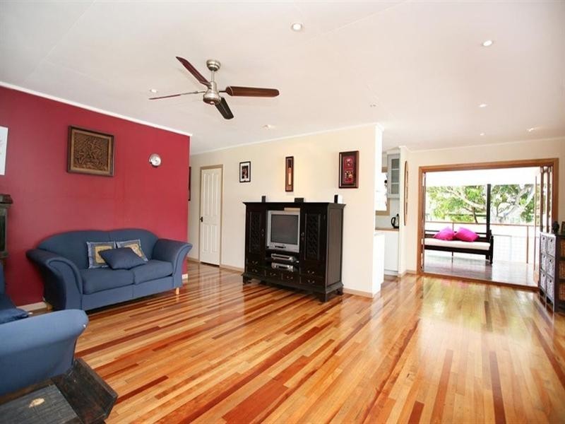 18 Amoria Street, Mansfield QLD 4122