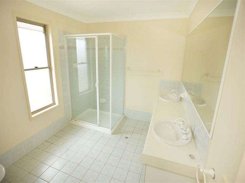 12 St Clair Crescent, Wishart QLD 4122